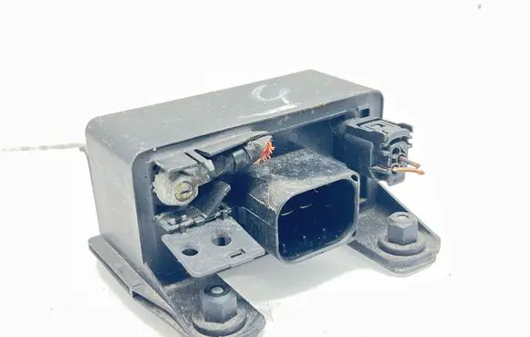Mercedes-Benz E W211 Glow plug pre-heat relay 0255452832