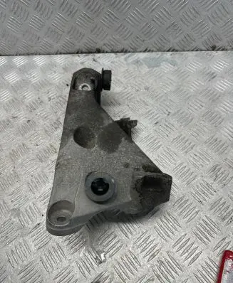 BMW X5 F15 Engine mounting bracket 6876283 21181213