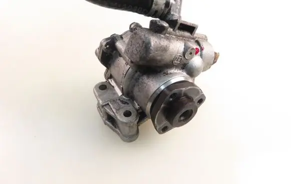 Mercedes-Benz C AMG W203 Power steering pump