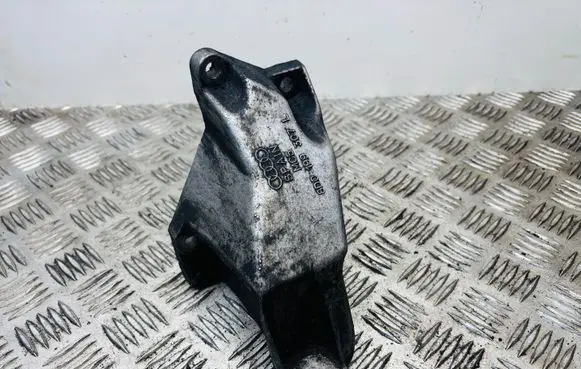 Volkswagen PASSAT B5.5 Engine mounting bracket 8D0199307L