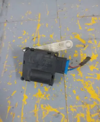 Audi A6 S6 C6 4F Air flap motor/actuator 0132801359 CZ1168803141 4F0820511