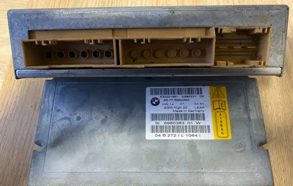 BMW 5 E60 E61 Airbag control unit/module 6960383 04B2721L10641