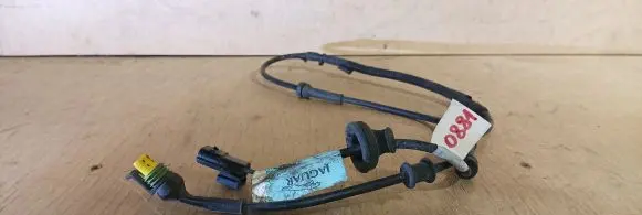 Jaguar XK8 - XKR Rear ABS sensor wiring LJB3410BD 551950702