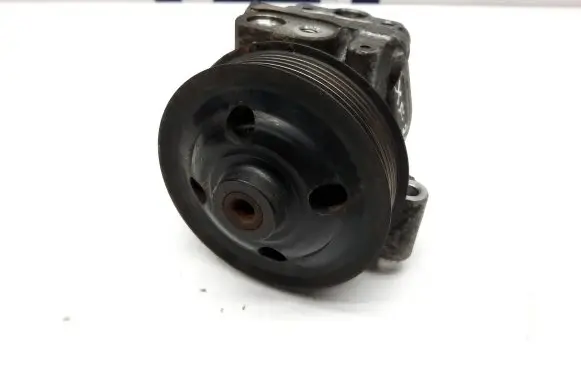 Jaguar XF X250 Power steering pump 8X233A696BA 82064012