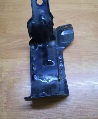 Volvo V60 Radiator mount bracket 31261931