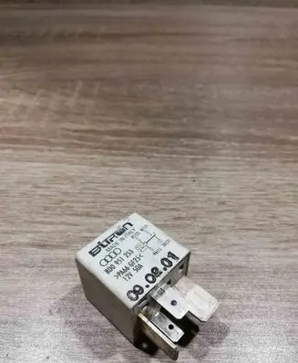 Audi Q7 4L Other relay 8D0951253 370 WHITE