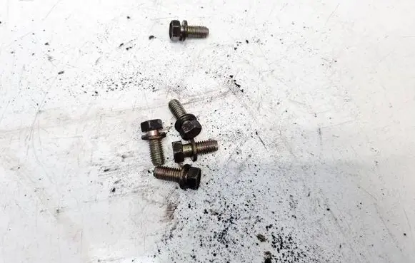 Hyundai Trajet Nuts/bolts 