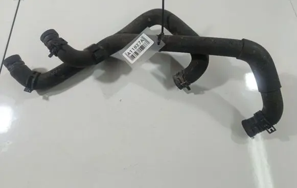 Nissan X-Trail T30 Engine coolant pipe/hose 