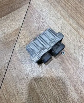 Opel Insignia A Glow plug pre-heat relay 55563423