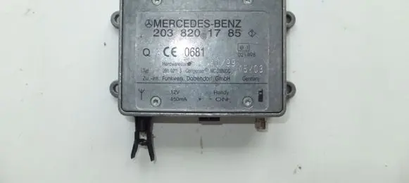 Mercedes-Benz CLK A209 C209 Antenna control unit A2038201785