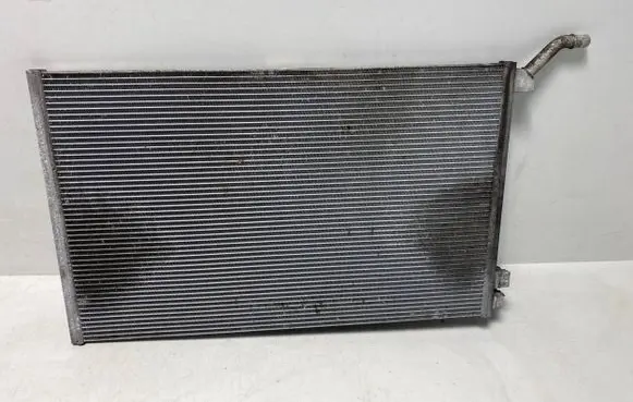 Jaguar F-Pace Coolant radiator GX738K230BB LR092812 T2H2530