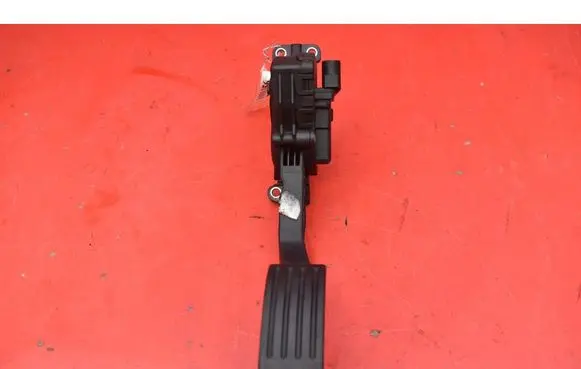 Ford Focus C-MAX Accelerator throttle pedal 4M519F836AH
