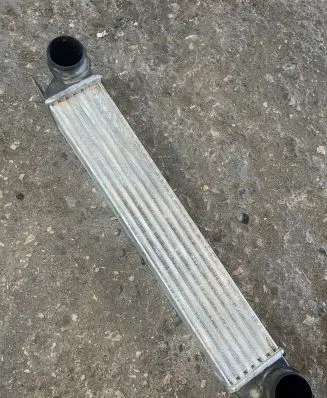 BMW 5 E39 Intercooler radiator 2247359