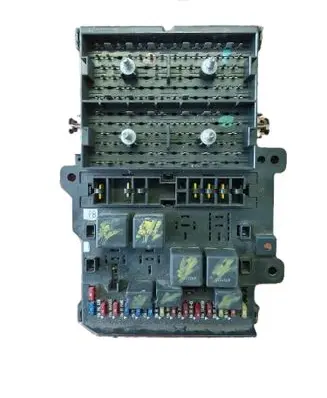 Chrysler Voyager Fuse module P04707996AE