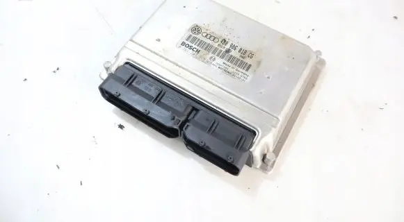 Volkswagen PASSAT B5.5 Engine control unit/module ECU 0261207215