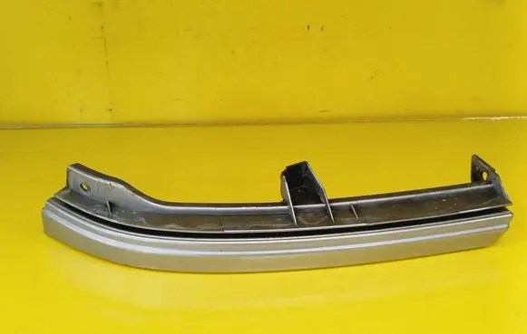 Opel Zafira A Under headlight/headlamp trim 90580651