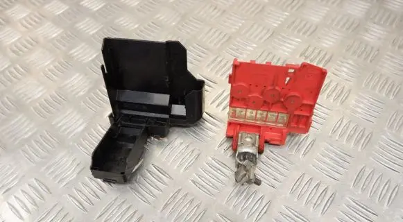Mazda CX-5 Fuse module KD6267KB1