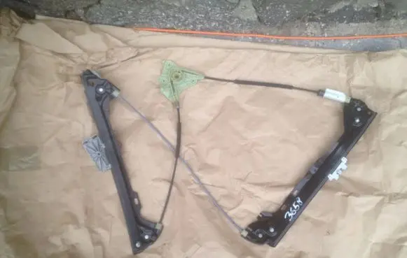 BMW 3 E92 E93 Front door electric window regulator 7191118