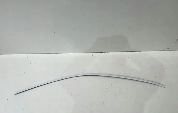 Porsche Cayenne (9Y0 9Y3) Front door glass trim molding 9Y0853986A