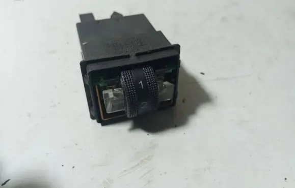Audi A6 S6 C6 4F Seat heating switch 4E0963563A 8E0963563