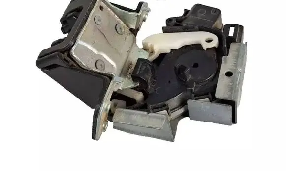 Mazda 3 II Tailgate/trunk/boot lock/catch/latch C6728