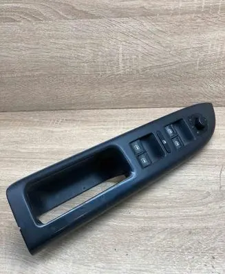 Volkswagen Golf Plus Electric window control switch 5M1867371C