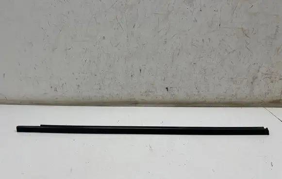 Nissan X-Trail T33 Front door glass trim molding