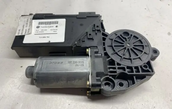 Porsche Cayenne (9PA) Rear door window regulator motor 7L0959794 7L0959704