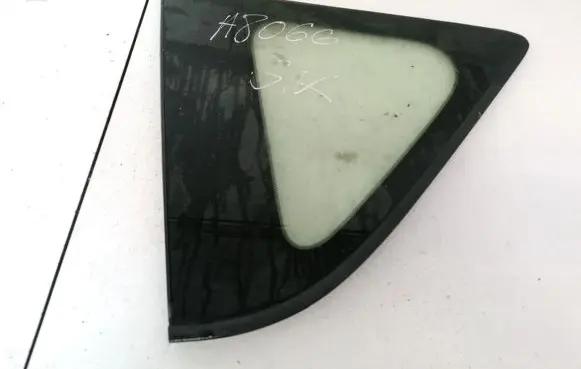 Toyota RAV 4 (XA30) Rear side window