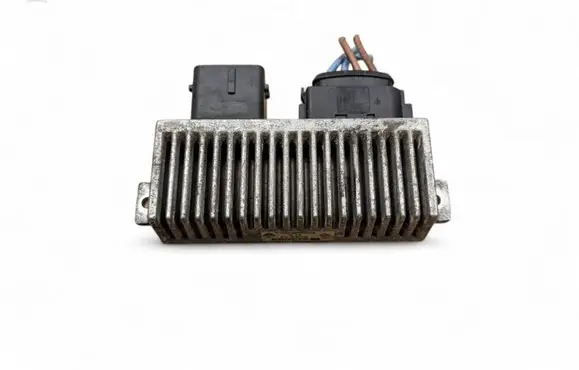 Nissan Qashqai+2 Glow plug pre-heat relay 8200558438-A