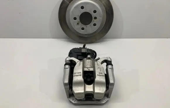 BMW 3 G20 G21 Brake discs and calipers set 8836837