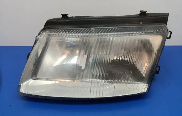 Volkswagen PASSAT B5 Headlight/headlamp