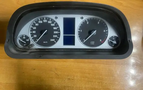 Mercedes-Benz A W169 Speedometer (instrument cluster) A1695404548 A1695409611 0263643345