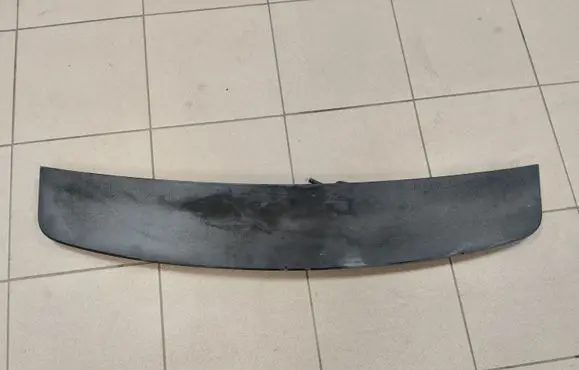 Tailgate/trunk spoiler