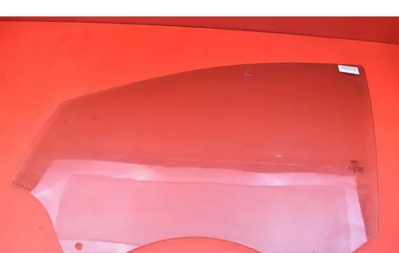 Ford Kuga II Front door window glass four-door