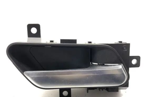 Nissan Qashqai J12 Rear door interior handle 
