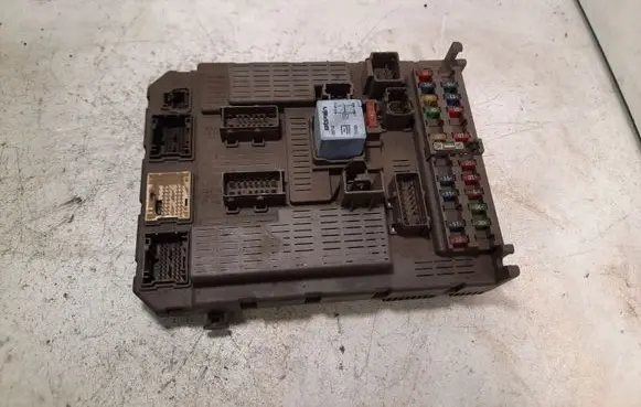 Peugeot 807 Central body control module 9651938180 5071325
