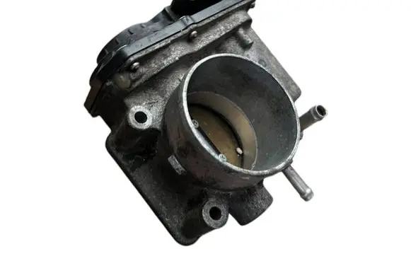 Toyota Auris E180 Throttle valve 2203037010 B0582 6L20