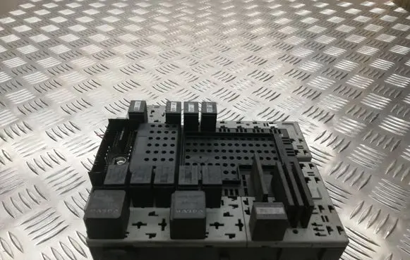 Volvo S80 Fuse module 08696098 08679899