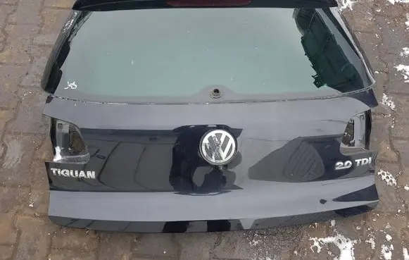 Volkswagen Tiguan Truck tailgate 