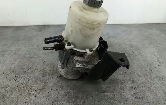 Skoda Fabia Mk1 (6Y) Power steering pump 
