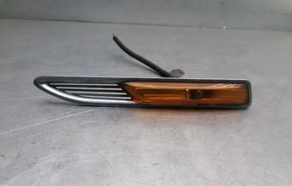 Ford Mondeo MK IV Front fender indicator light 7S7113K354BD