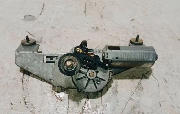 Volvo S40, V40 Rear window wiper motor 0390201529