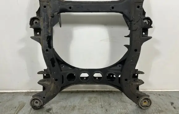 Volkswagen Touareg II Front subframe