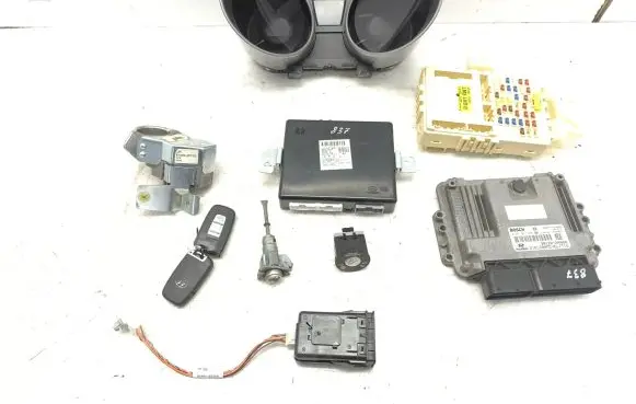 Hyundai ix35 Engine ECU kit and lock set 0281017696 391202A000 940082Y410