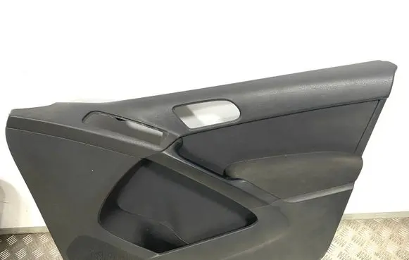 Volkswagen Tiguan Front door card panel trim 5N0867012B 2046263