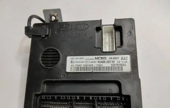 Hyundai Santa Fe Other control units/modules 954002B710 97RA012347 5WY81N8A