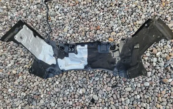 Other engine bay part