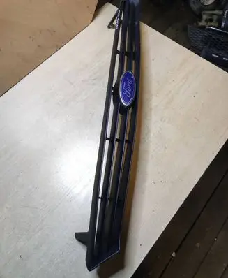 Ford Focus Front grill 98AB8200AK