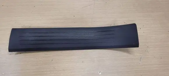 Mercedes-Benz GLE W167 Rear sill trim cover A1676803501